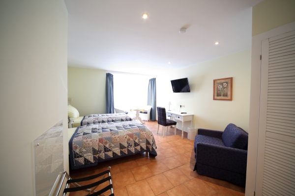 Apartmenthaus NO 11 Check-in im Park Hotel, Am Kurpark 1,53177 Bonn